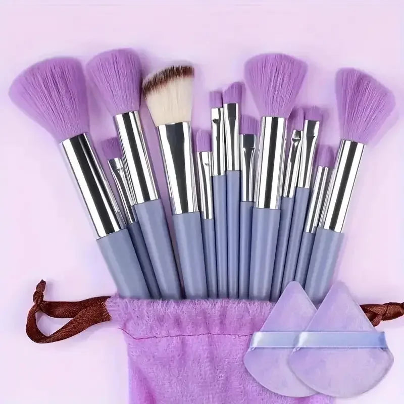 Kit de brochas de maquillaje.